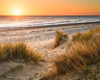 B&B - En suite - Dog Friendly - Own Entrance - 2 Minutes Walk to Beach - Heacham - Beach