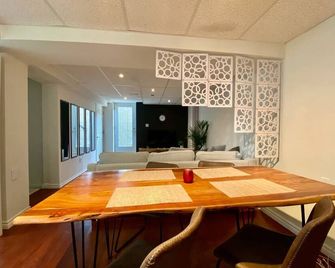 Cozy private basement - Ньюмаркет - Їдальня