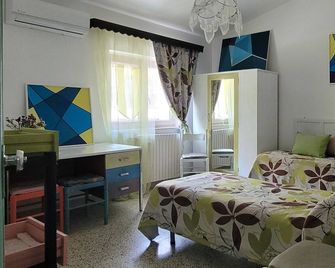 Quiet Panoramic Suite, comfortable near Matera with parking, green - Tricarico - Habitación