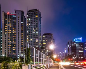 Ramada Hotel & Suites by Wyndham Seoul Namdaemun - סיאול - נוף חיצוני