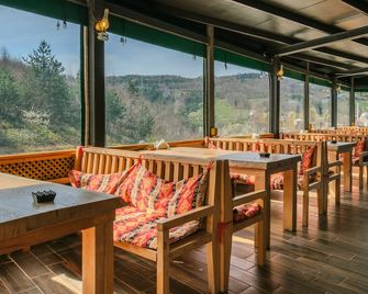 Candarli Çifligi - Nikaia - Balkón