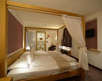 Hotel Cevedale Living Romance Hotel - Peio - Sypialnia