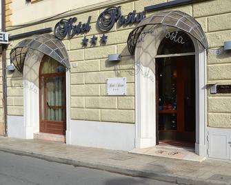 Hotel Posta - Cecina - Building