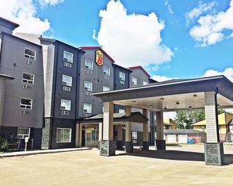 سوبر 8 باي ويندام ريجينا - ريجينا - مبنى