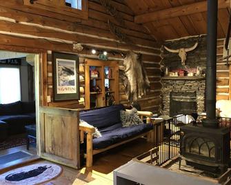 Vermont Log Home with Trout Pond - Northfield - Sala de estar