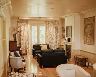 Heritage Farmhouse With Fireplace and Pool - Grose Vale - Sala de estar