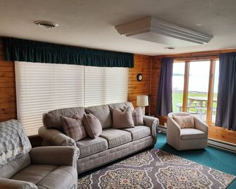 A true Hidden Gem waterfront lake home, w/breathtaking views - Sturgeon Bay - Living room