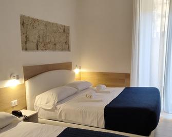 Ideal City Walk - Naples - Chambre