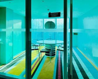 City An River View @ The Acqua's Kelley Pod - Makati - Balcon