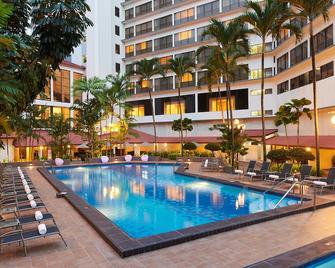 York Hotel - Singapore - Zwembad
