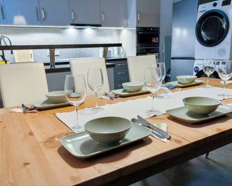 Corvin Point Rooms And Apartments - Budapest - Dining room