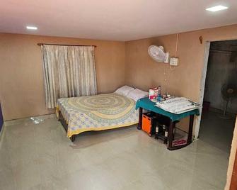 Cottage close to Sea beach - Visakhapatnam - Bedroom