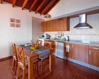 Casa Rural Los Perales - El Peral - Mocanal - Kitchen