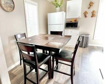 Cozy Apartment in Watertown - Уотертаун - Їдальня