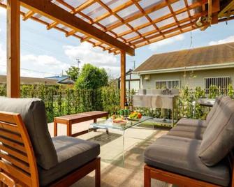 Free Rental Of One Building Bonfire Sauna Bbq - Shirako - Patio