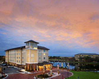 Hotel Indigo Jacksonville-Deerwood Park By IHG - Jacksonville - Building