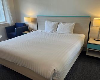 Revelstoke Lodge - רבלסטוק - חדר שינה