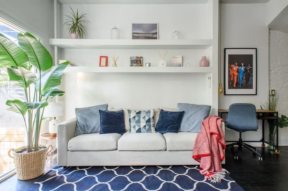 The Dutch House, Cobble Hill, Boutique townhouse with private garden. - ברוקלין - סלון