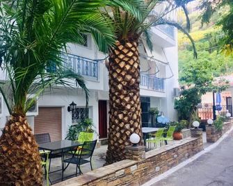 Hotel George - Agios Kirykos