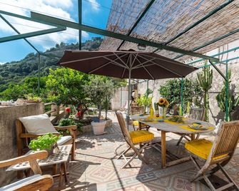 La maison des vacances - Menton - Innenhof
