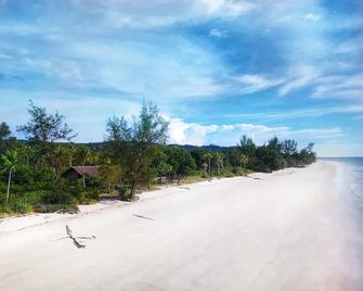 Earth Park Resorts - Kuala Penyu - Playa