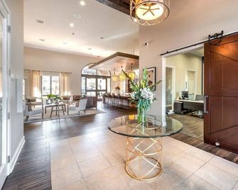 Landing | Incredible 2bd, Gym - The Woodlands - Lobby