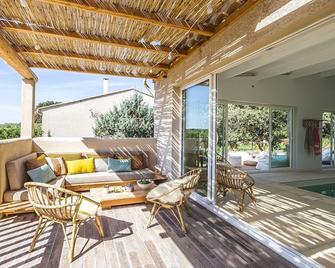 La Villa Les Petits Gardons - Castillon-du-Gard - Patio