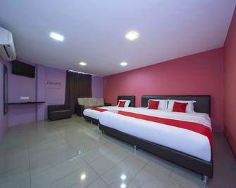 OYO 89650 Inn Hotel - Teluk Intan - Bedroom