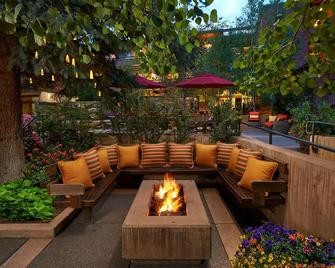Aspen Square Condominium Hotel - Aspen - Patio