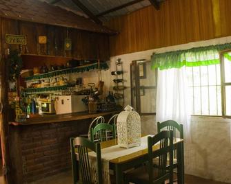 Beautiful cabin on amazing forest in Perquin - Perquín - Dining room