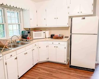 Pet-friendly Home between Hoover, Tuscaloosa, Bham - close to Met, GOLF, UA - Bessemer - Küche