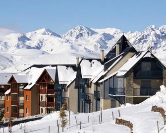 Ground floor, balcony, tv, ski locker, 46m², Peyragudes - Germ - Edificio