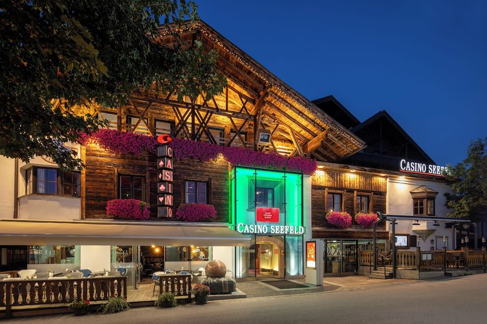 Das Hotel Eden - Das Aktiv- & Wohlfühlhotel in Tirol auf 1200m Höhe - זיפלד - בניין