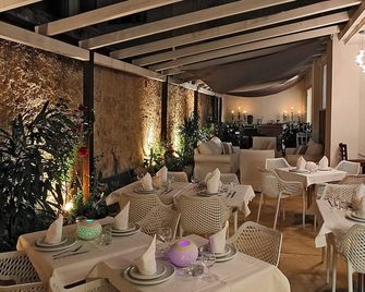 Hotel Palm Beach - קאן - מסעדה