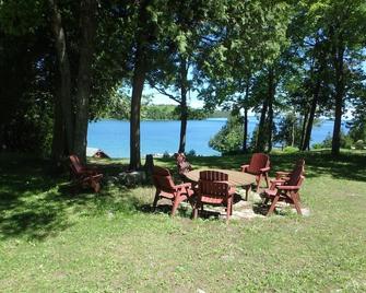 Hudson Bay Cottage 8 - Providence Bay - Patio