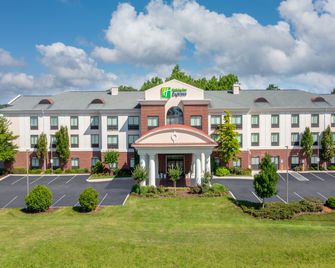 Holiday Inn Express & Suites Tullahoma By IHG - Tullahoma - Building