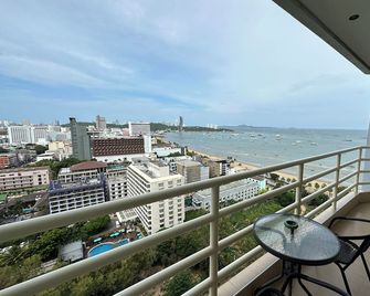 Condo Express View Talay 6 - Pattaya - Balkon