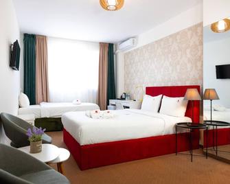 City Plaza Apartments & Rooms - Selanik - Yatak Odası