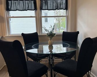 Niu Coporate And Business Travel Long Term Stays Welcome! 4 Bd 3 Ba - DeKalb - Eetruimte
