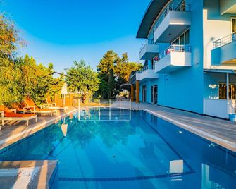 Prenses Sealine Beach Hotel - Serik - Pool