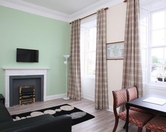 Number 52 Charlotte Street - Glasgow - Living room