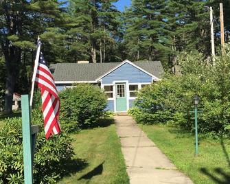 Savoie's Lodging - Center Harbor - Lobby
