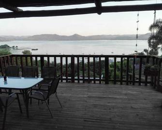 Yacht View Lodge - Schoemansville - Balcón