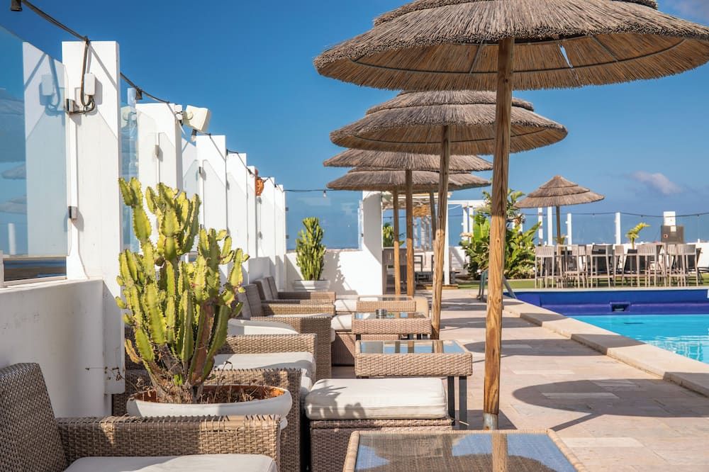 إيه بي إيفا سينسيز - فارو - حوض السباحة