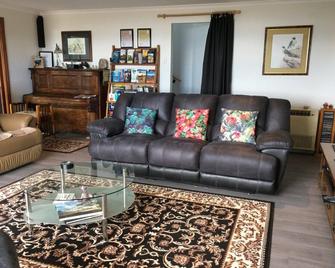 Storm Bay B&B - Port Arthur - Living room