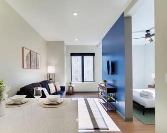 Designer Studio | Cleveland Clinic | Free Garage - Cleveland - Olohuone