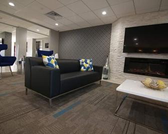 Home Inn and Suites Memphis - Germantown - Living room