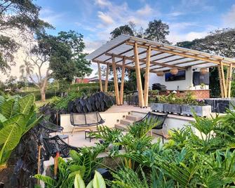 Cannatel Exclusive Hotel - La Tebaida - Patio