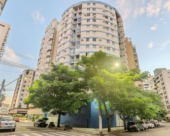 Aptos completos na melhor localização e a passos do mar de Guarapari - STP - Guarapari - Building