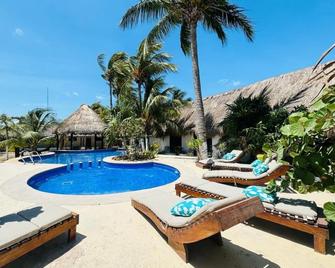 Mayan Mittoz - Holbox